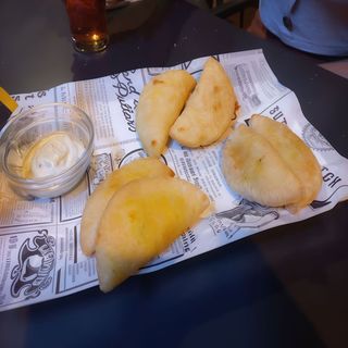 Mini Empanaditas De Pollo (6 Uds.)