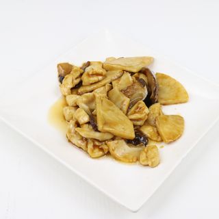 Pollo bambù e funghi