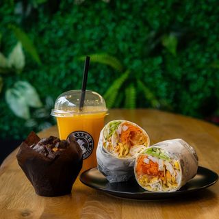 Wrap + Postre + Bebida 