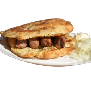 5 ćevapa u lepinji sa kajmakom