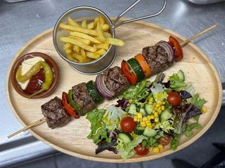 Brocheta De Solomillo Con Verduras