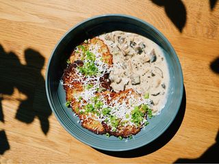 Деруни з білими грибами та бринзою (350g)