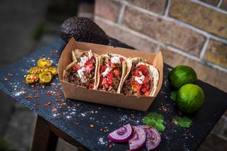 Телешко Таcо – порция (3бр-350г)