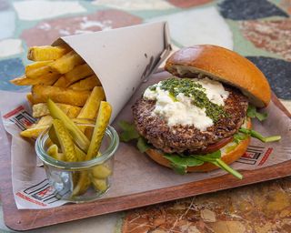 Hamburguesa Italiana + Patatas fritas