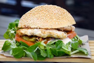 Čuček burger + krumpirići