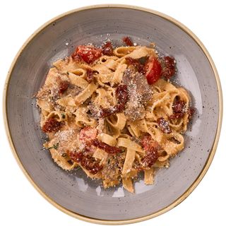 Паста з яловичиною та томатами (300г)