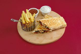 თურქული შაურმა ტრადიციული გარნირით 200გრ