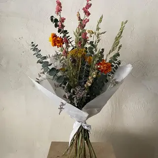 Ramo de flores secas asilvestrado