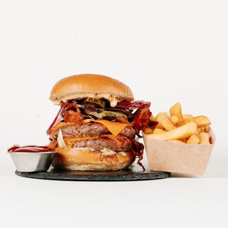 ZESTAW PODWÓJNY CHILIBURGER + FRYTKI