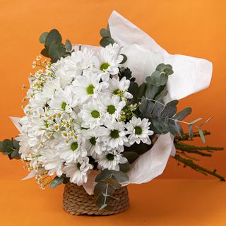 Ramo De Margaritas Blancas y Tanacetum 