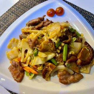 Ternera con Verduras Variadas