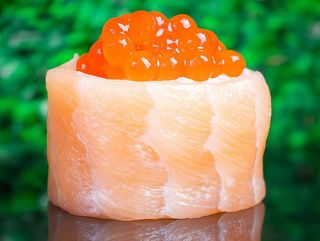 Philadelphia z ikrą łososia 8 szt.