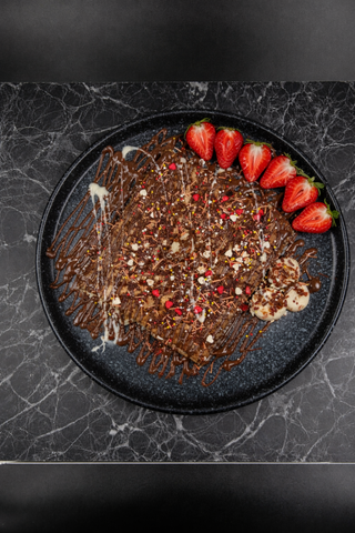 Clătita cu căpșuni + 2 toppinguri