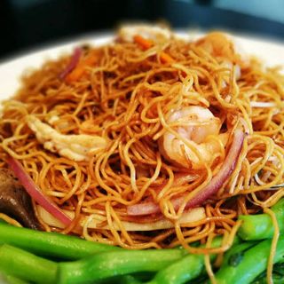 27.Tallarines fritos con gambas