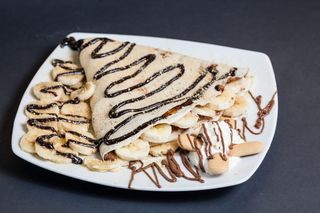Palačinka sa eurokremom, plazmom i bananama