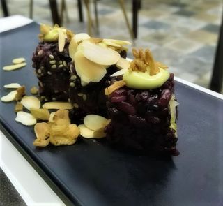 195. Salmon lover roll - 4 pezzi