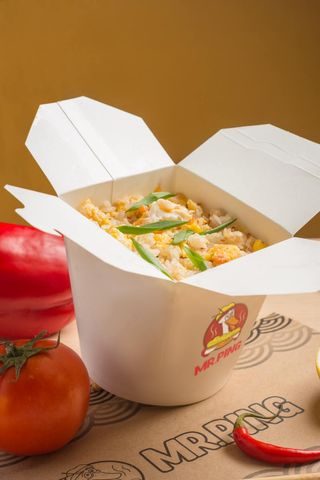 Рис с жареным яйцом и овощами (340 гр.)