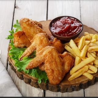 Plato Alitas + Ensalada + Patata