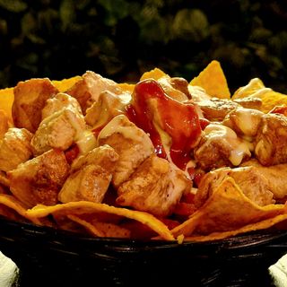 Nachos de Frango Grelhado e Queijo