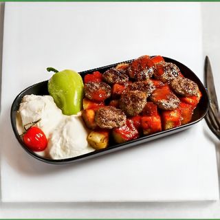 Ред дрейсинг соус "Митбол"  380 гр