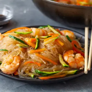 31. Spaghetti di soia con gamberi