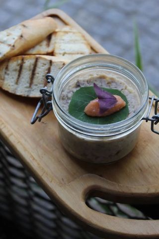 Форшмак з оселедця з грінками