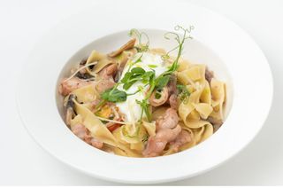 Фетучини с грибами и индейкой