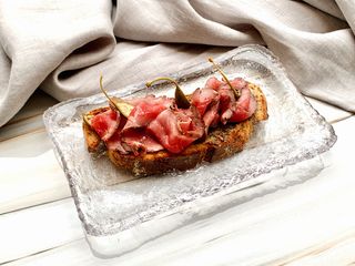 Брускета з ростбіфом та трюфельною сальсою (130g)