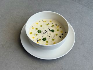 Вершковий суп з устрицями та гребінцями (300г)