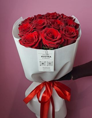 Bukiet czerwonych róż 11 sztuk 