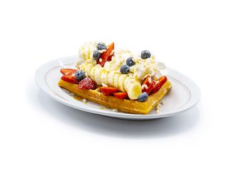 Pancake ice cream fruits