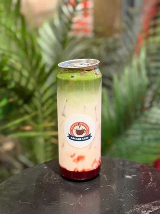 Matcha Strawberry Ice Latte 330 ml