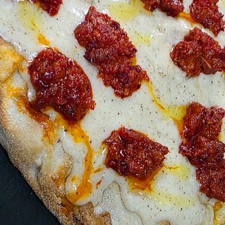 Focaccia Cacio & Pepe y Nduja Calabrese (20x20Cm.)