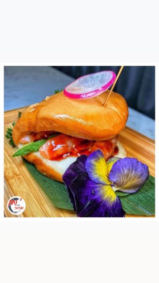 Gua bao ripieno di salmone