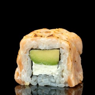 Урамаки сьомга и авокадо  4бр