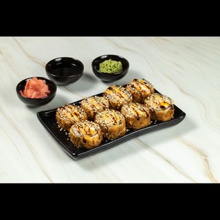 ცხელი როლი თინუსით და ორაგულით