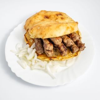 Ćevapi u lepinji