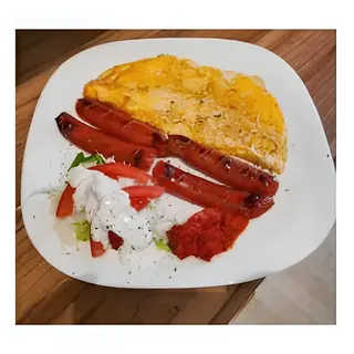 Omlet sa kobasicama