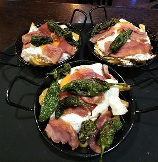 HUEVOS ROTOS CON JAMON