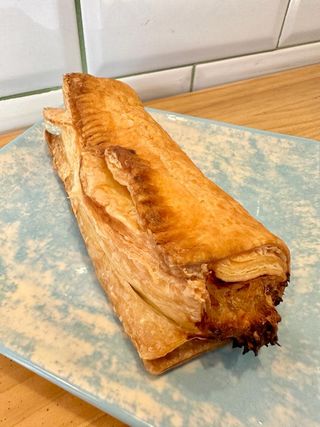 Aguja de atún, huevo y bechamel 