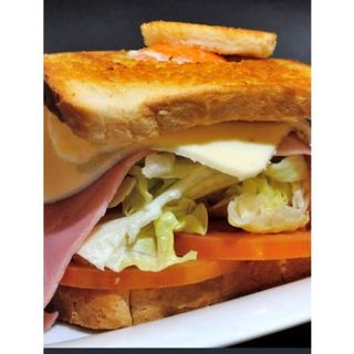 Sándwich Mix Tomate Con Huevo