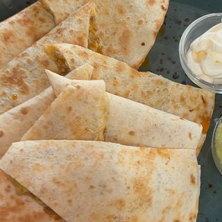 Quesadilla De Rabo De Toro