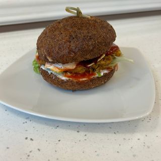 Burger vegan de ciuperci 