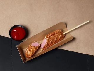 Corn dog z parówką (130g)