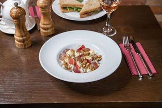 Salată de țelină, mere, chia (veg)