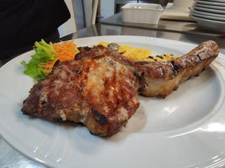Braciola di maiale Tomahawk peso ca 700 g