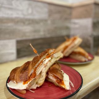 Croissant De Cochino