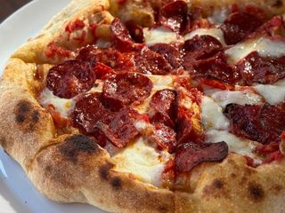 Піца папероні на вешковому соусі (505g)