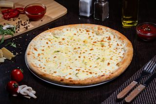 Pizza Quattro Formaggi Ø 32cm