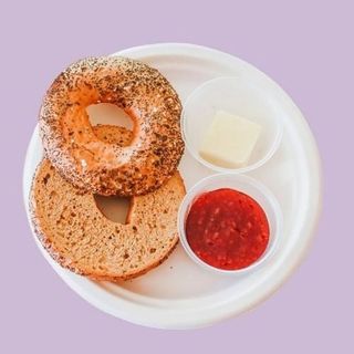Bagel Mantequilla y Mermelada